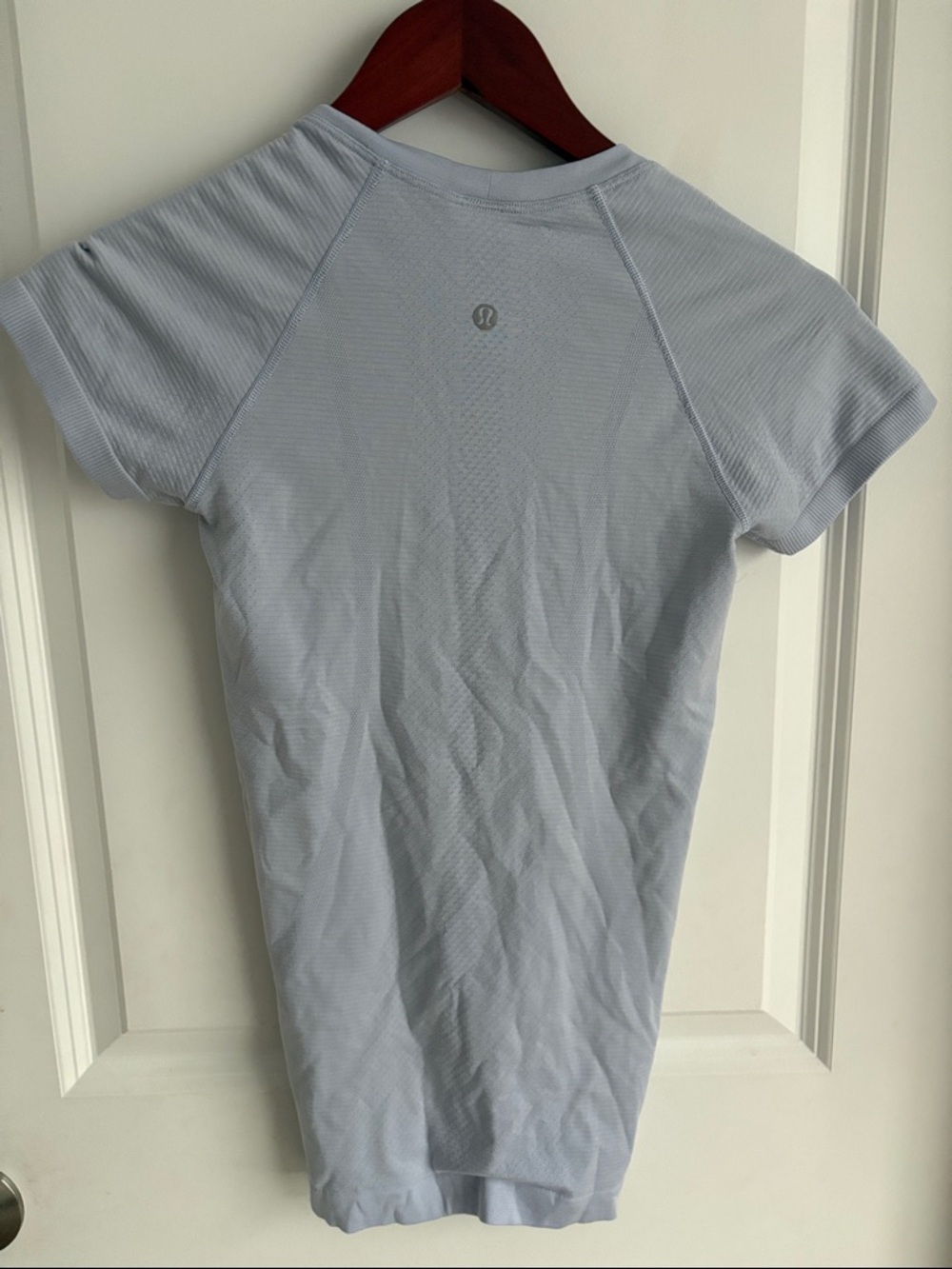lululemon athletica Men’s Pale Blue Short Sleeve Seamless Tee